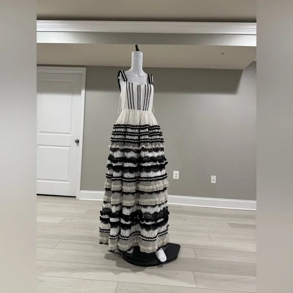 $3995 alice + oliviaDenita Bustier Ruffle Gown size 2